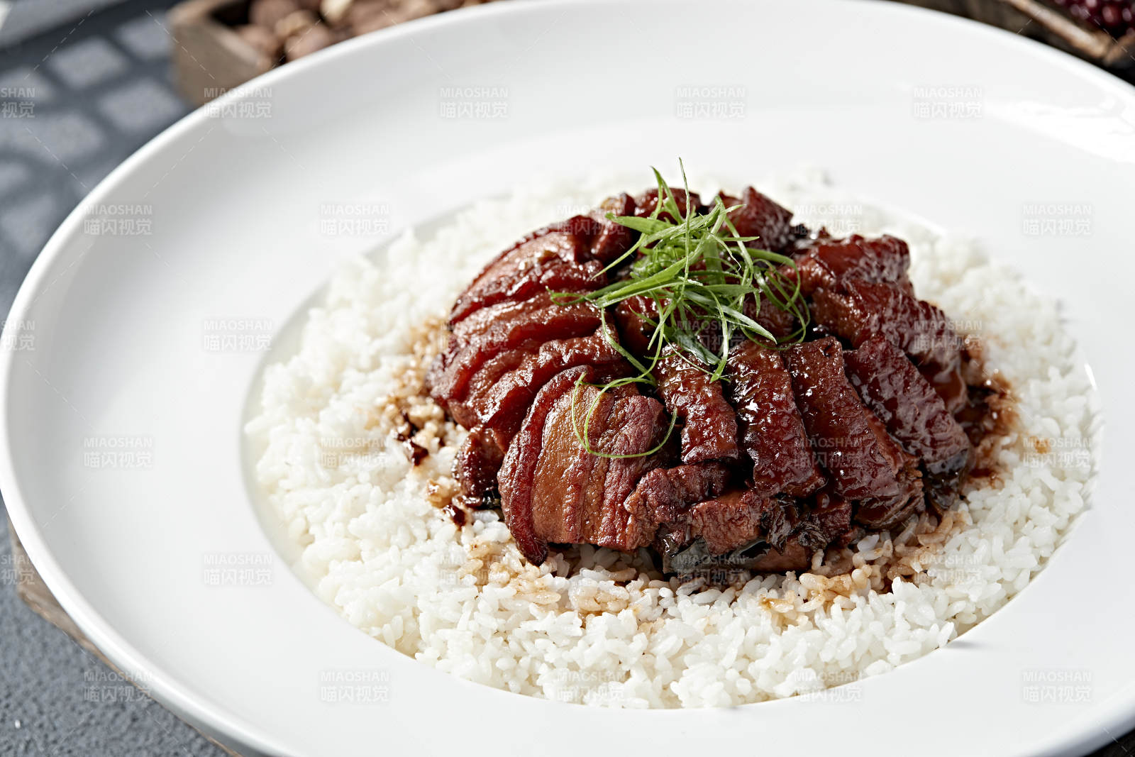红烧肉盖饭