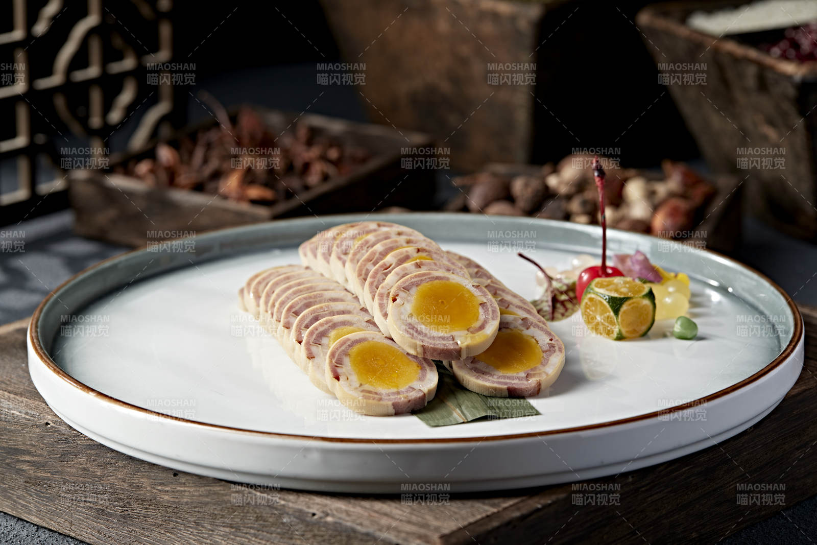 精致蛋黄卷拼盘