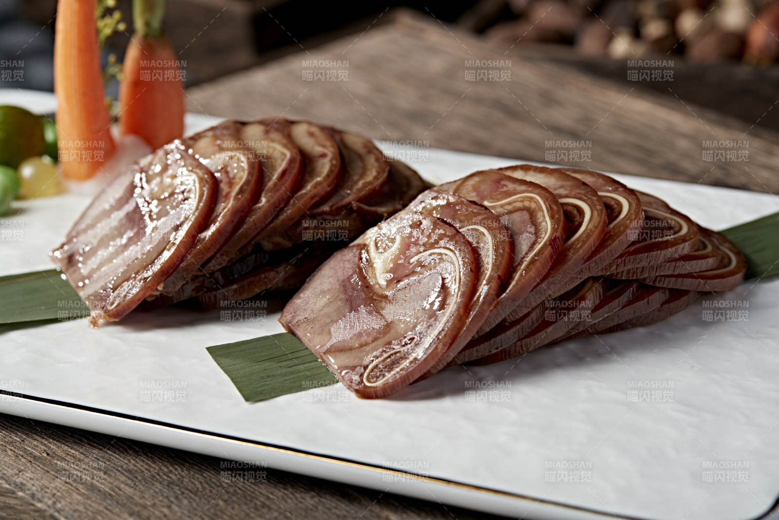 精致腊肉切片摆盘