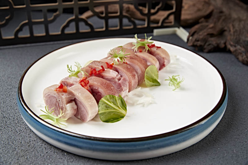 卤味压猪肘花卷切片