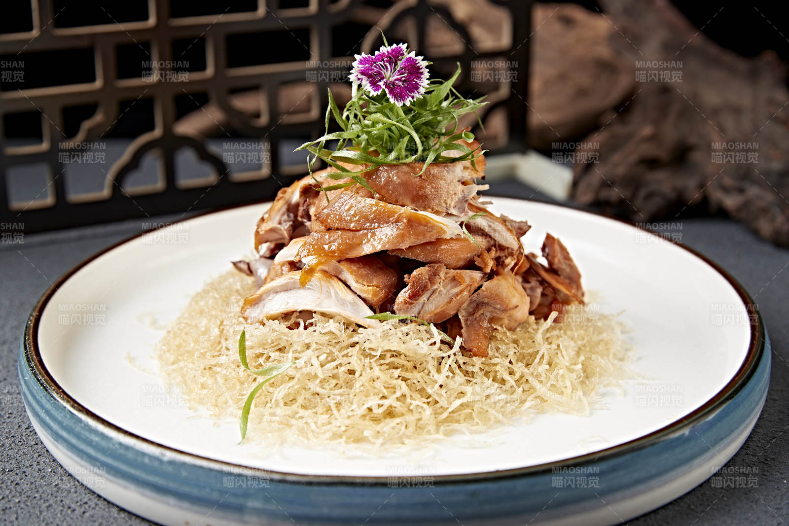 美味凉菜手撕熏鸡