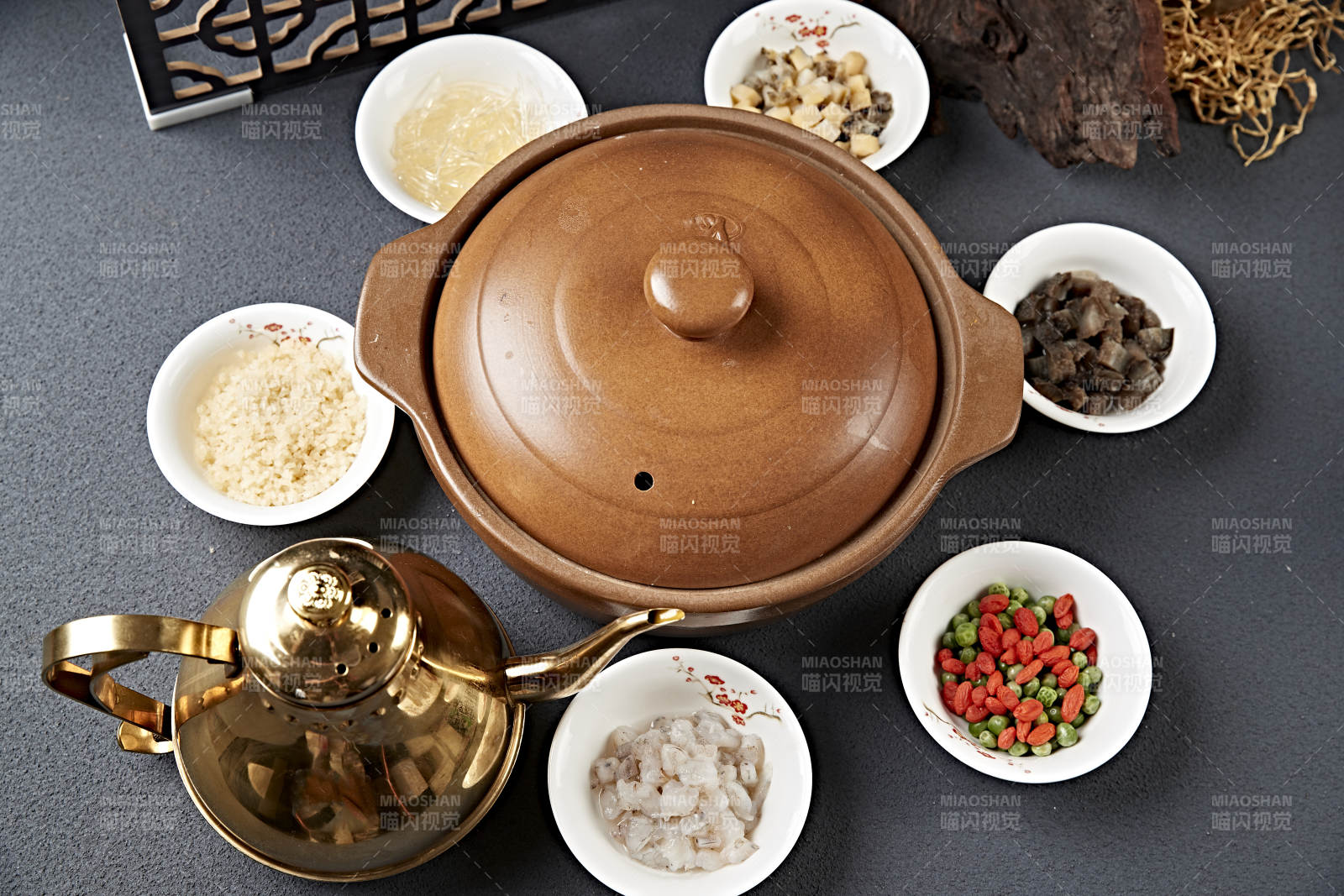 养生汤品准备中