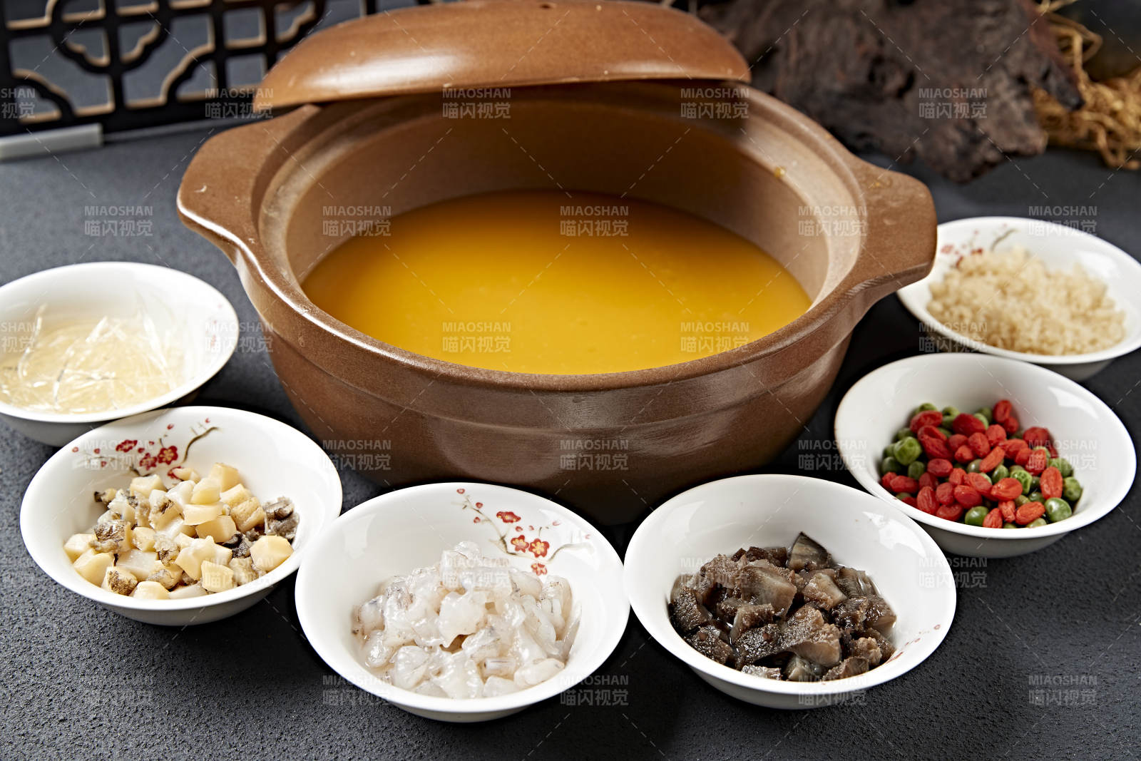 砂鍋海鮮湯配菜