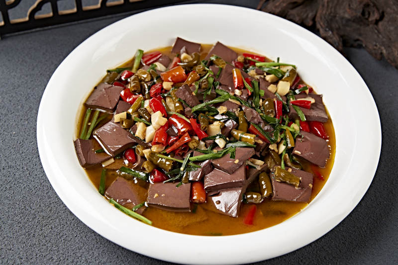 辣炒鸭血配青椒