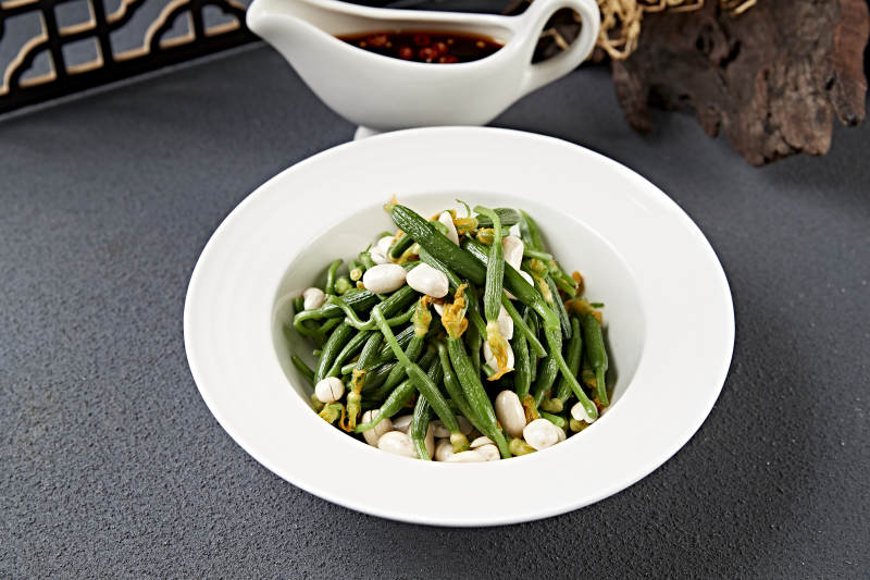 美味凉菜果仁巧拌黄瓜仔