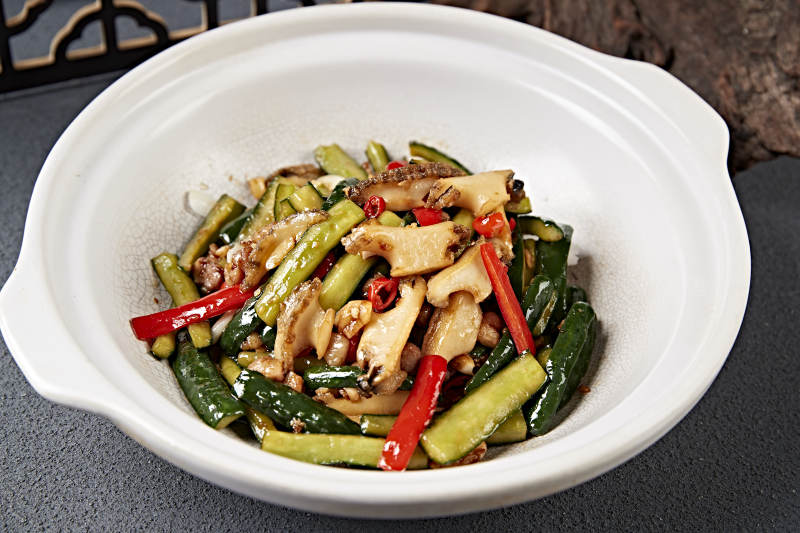 酱烧彩椒乳瓜鲜鲍鱼