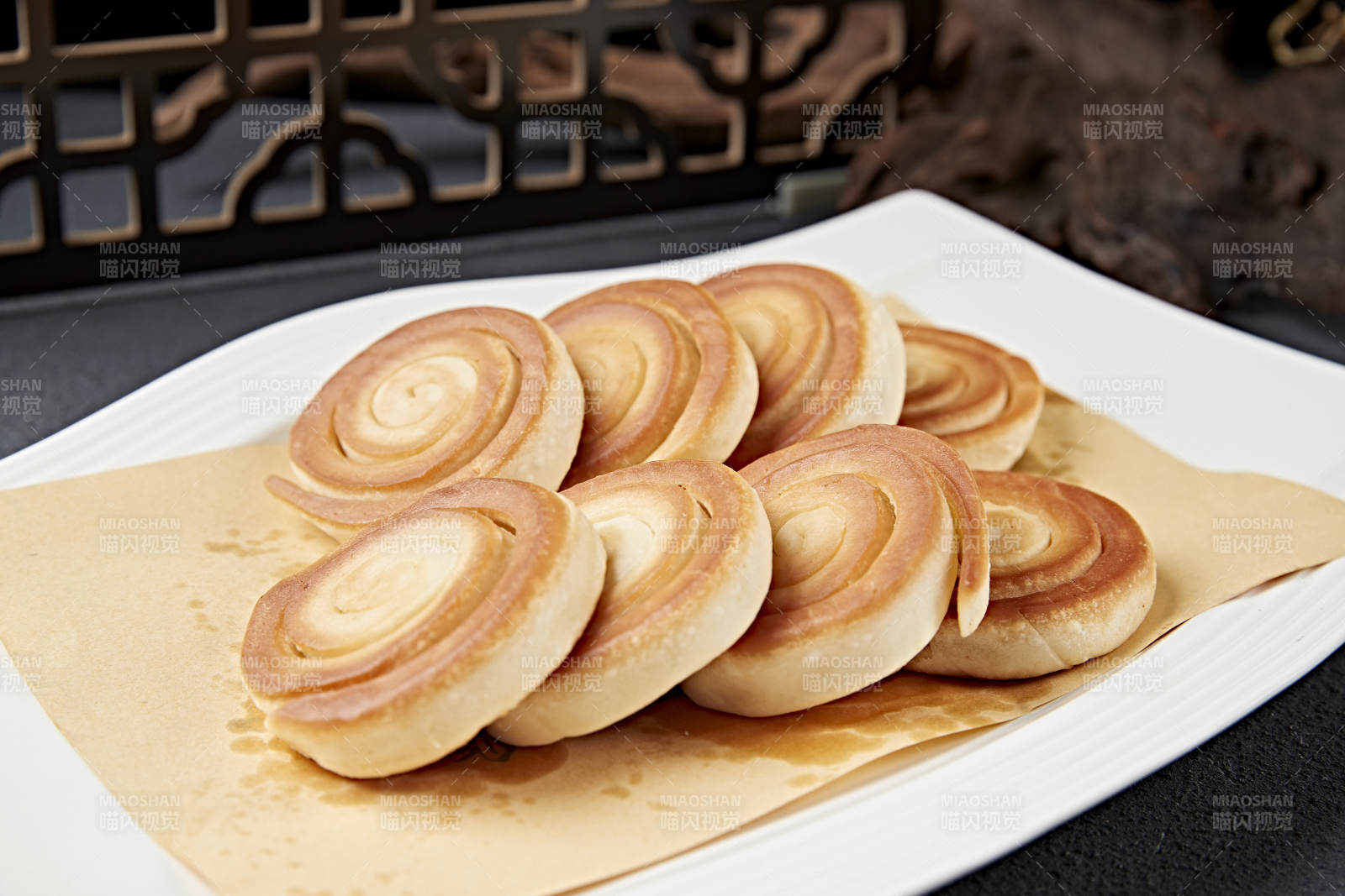 金黄螺旋面包卷