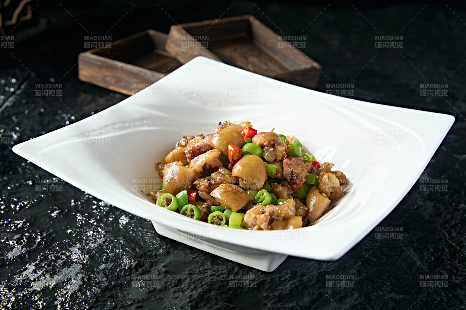 湘味米椒辣炒猪蹄块