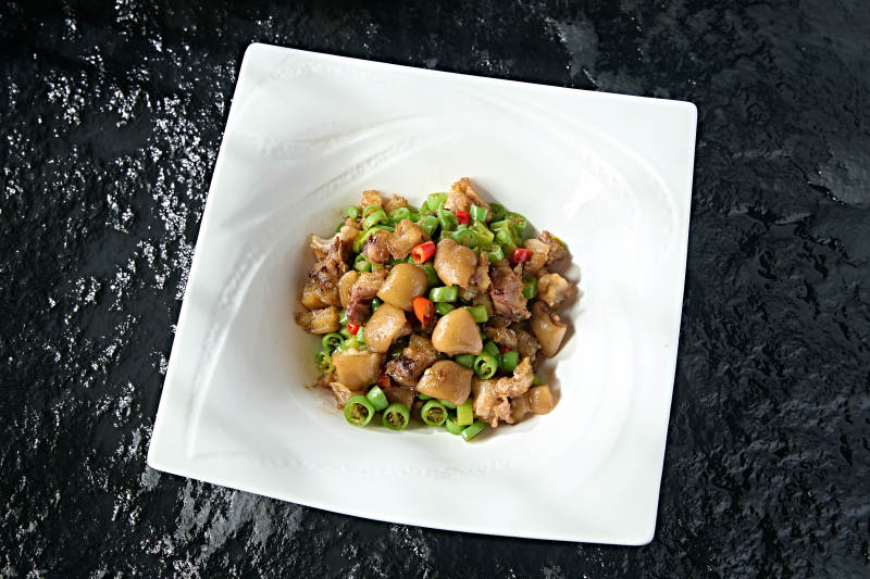 湘味米椒辣炒猪蹄块