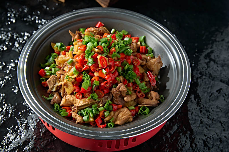 湘味葱香剁椒炒鸡块