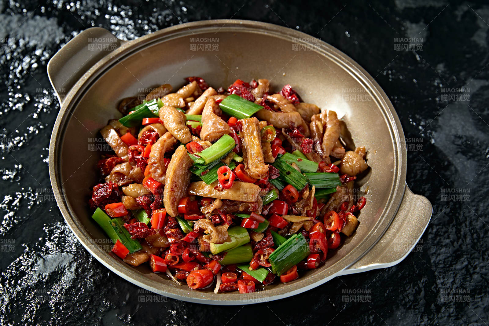 湘味石锅蒜苗爆辣猪肚丝