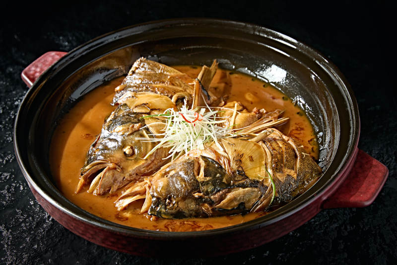 红烧鱼头煲