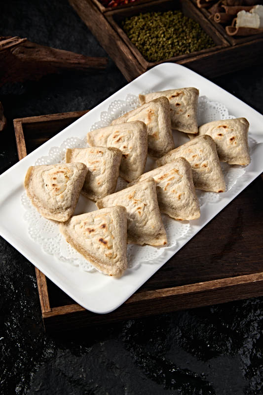 金黄酥脆三角饼