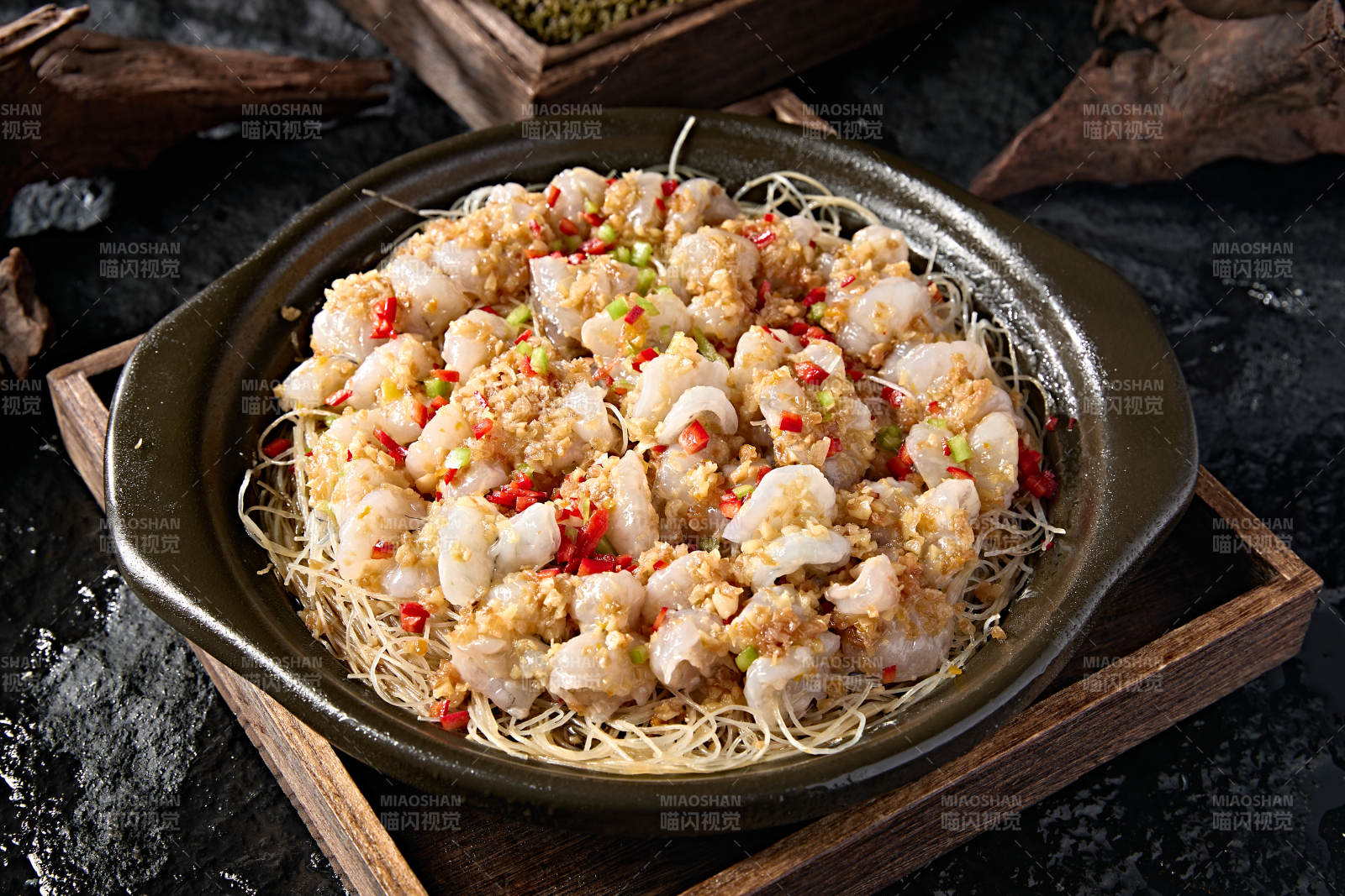 中餐美食蒜蓉米椒砂锅粉丝虾