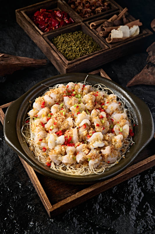 中餐美食蒜蓉米椒砂锅粉丝虾