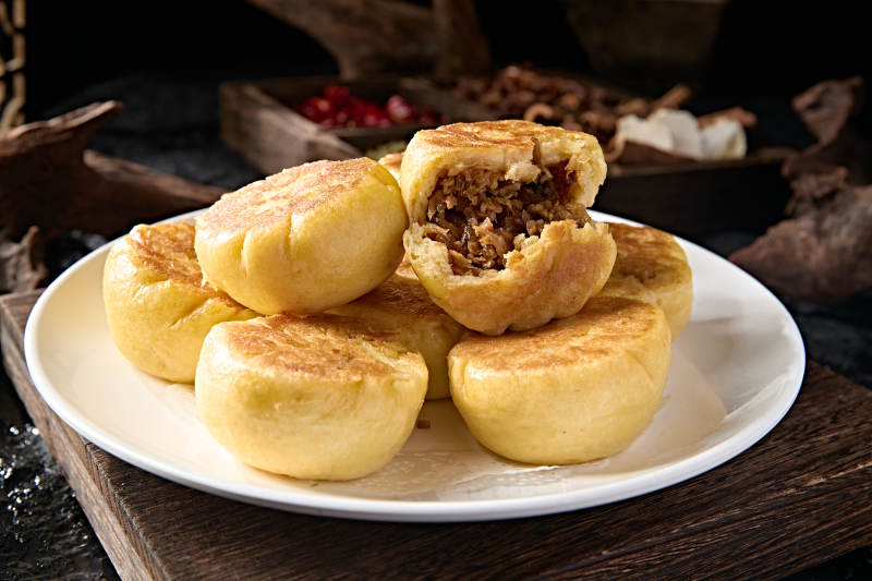 金黄酥皮馅饼