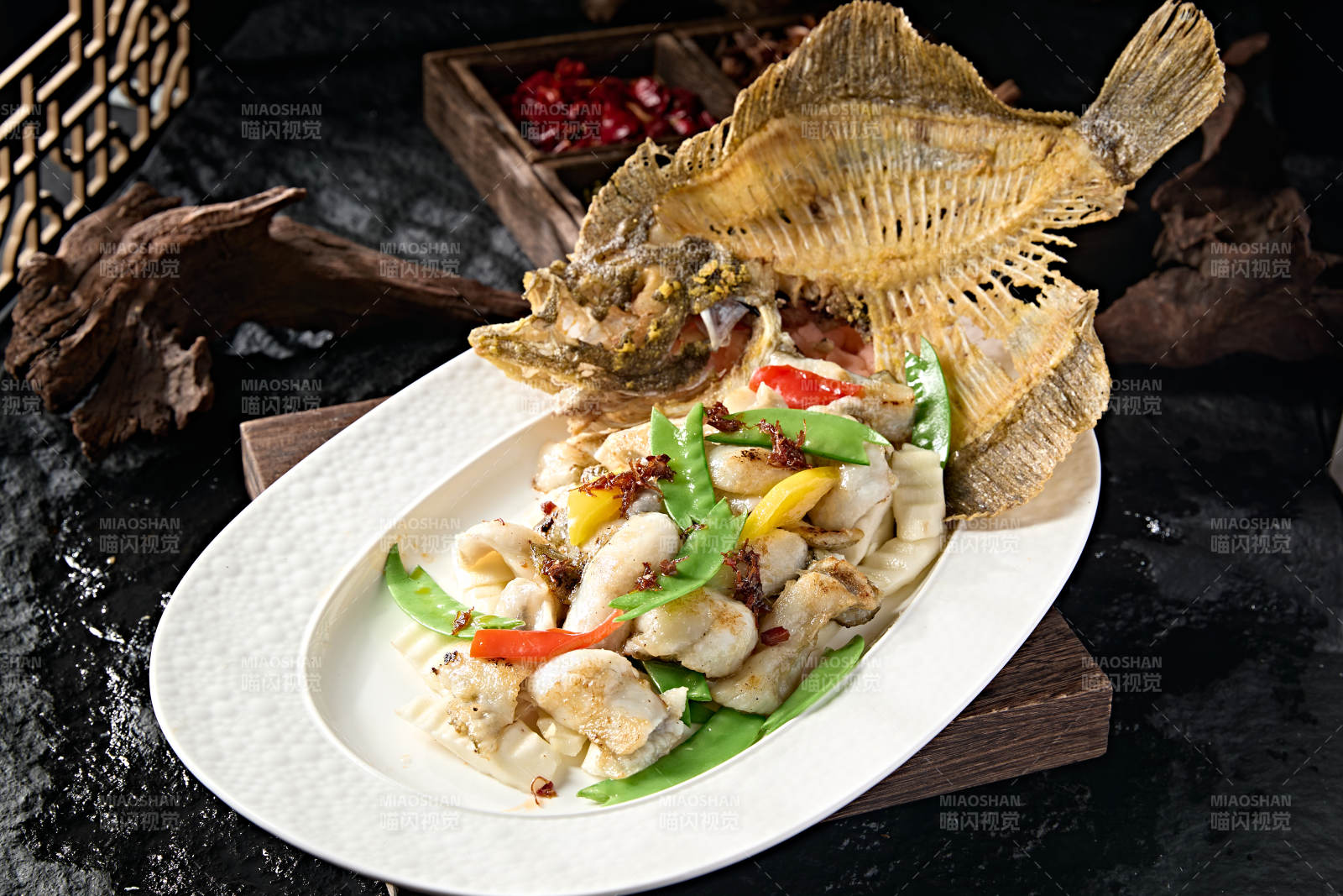 香煎多宝鱼配时蔬