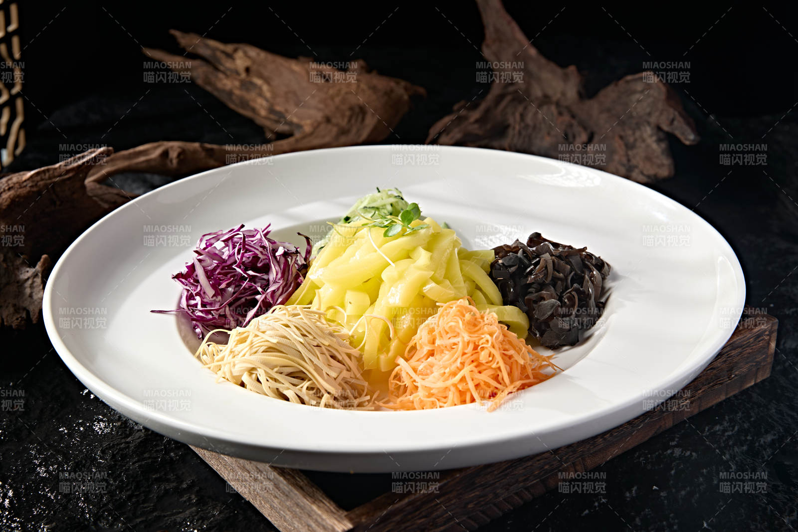 东北传统美食凉菜五彩大拉皮