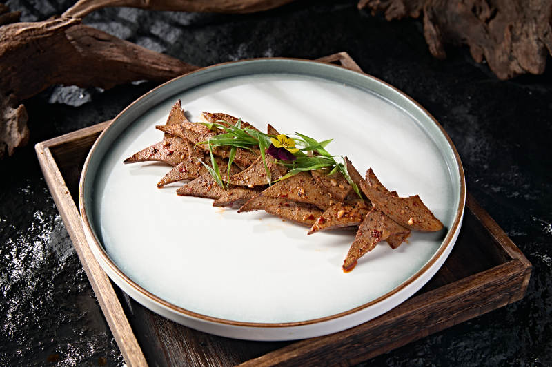 美味中餐凉菜麻辣猪肝切片