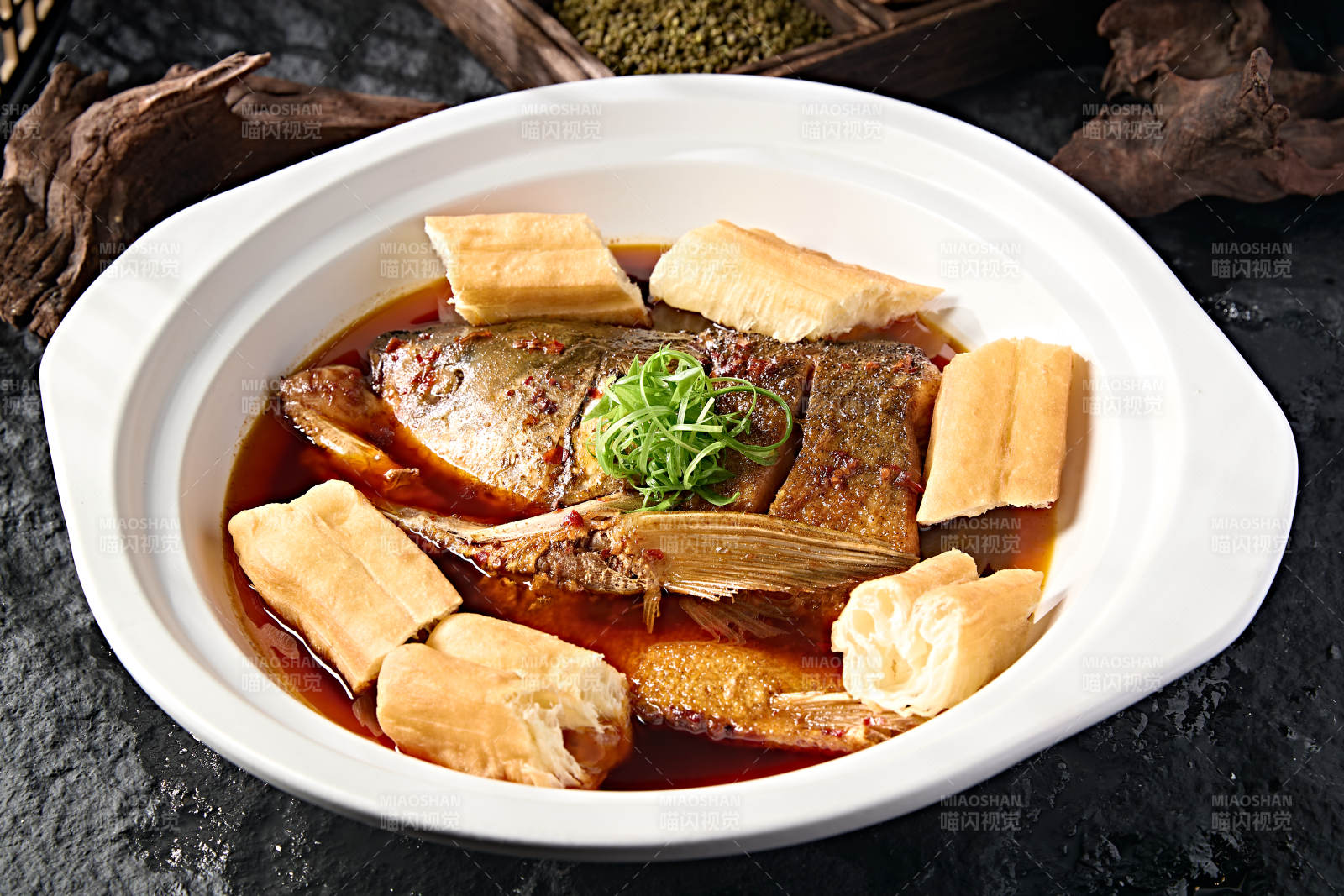 红烧鱼配油条