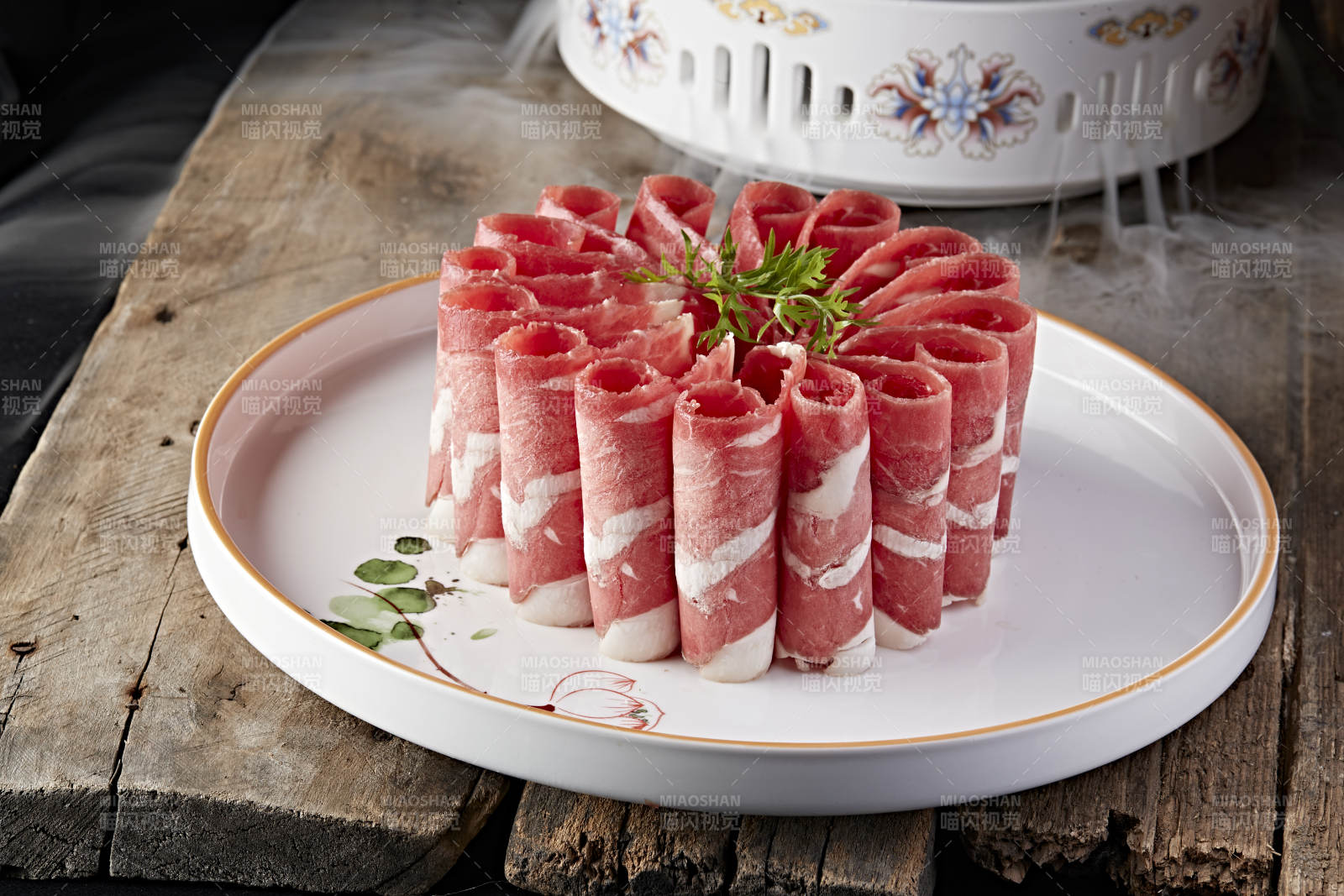 精致肉卷摆盘