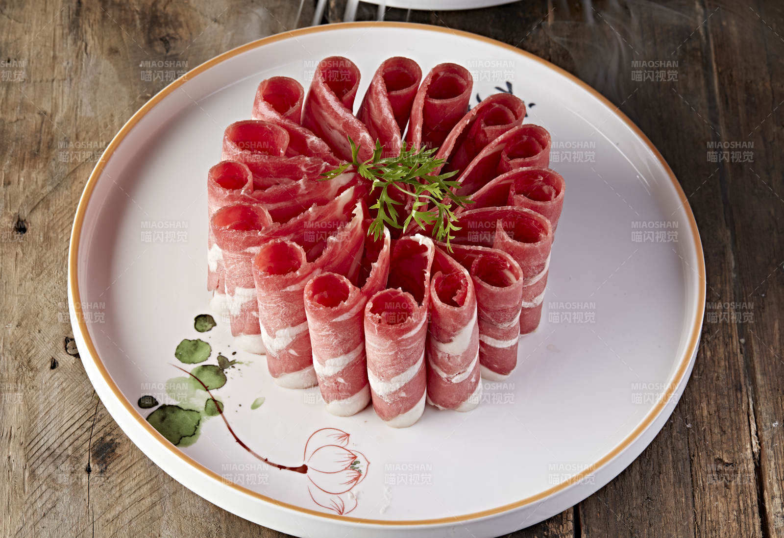 精致牛肉卷摆盘