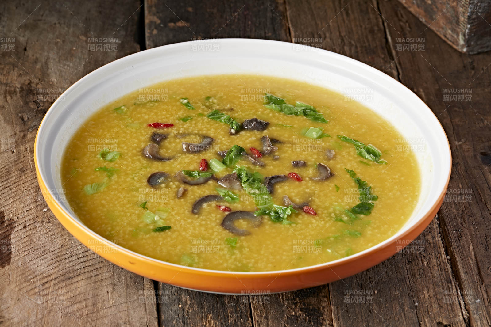 金汤海参小米粥