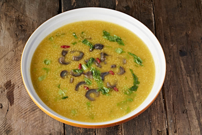 金汤海参小米粥