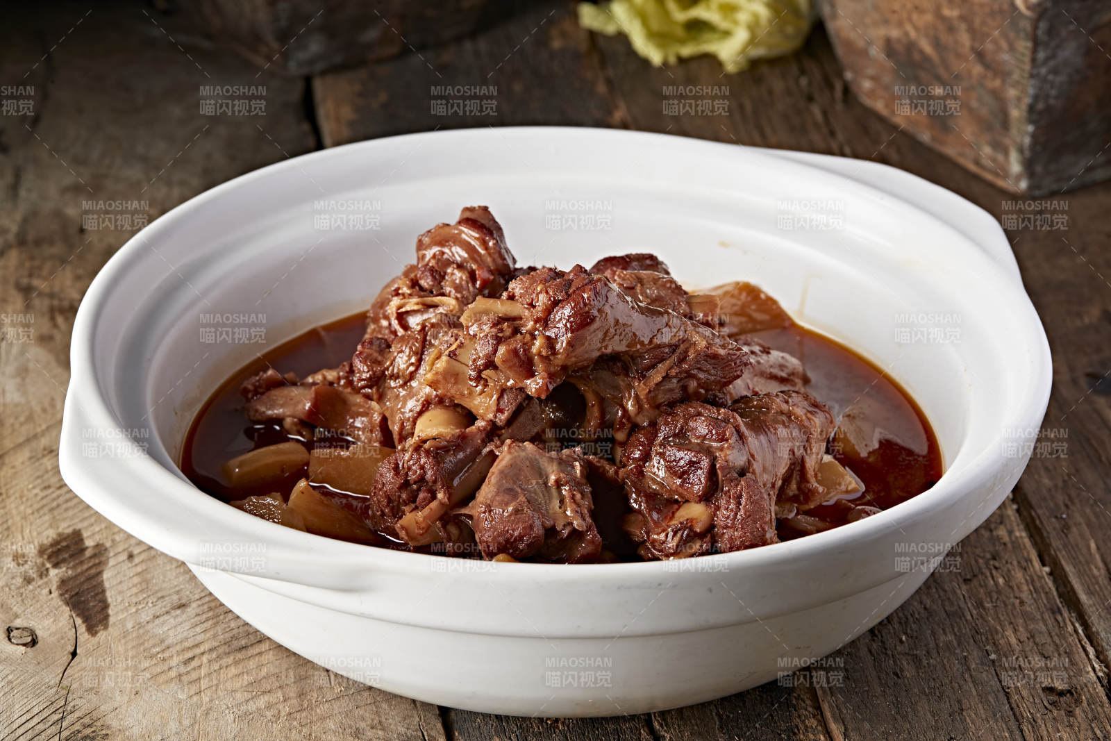 砂锅羊棒骨炖白萝卜