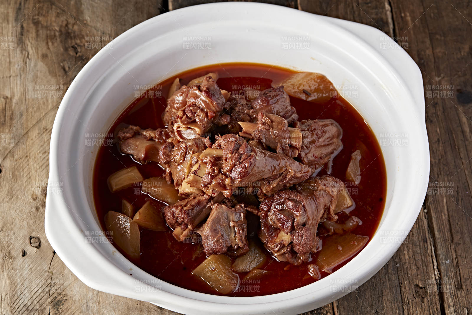 砂锅羊棒骨炖白萝卜