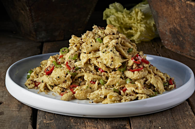 炒蛋配彩椒青豆