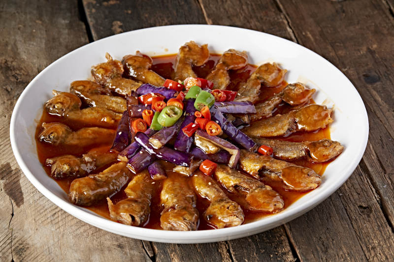 酱烧小鱼配紫茄