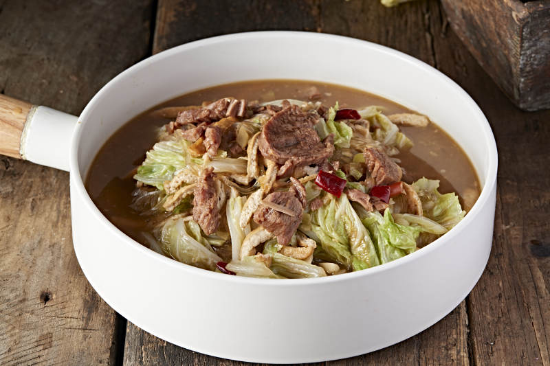 白菜粉丝炸豆腐炖牛腱