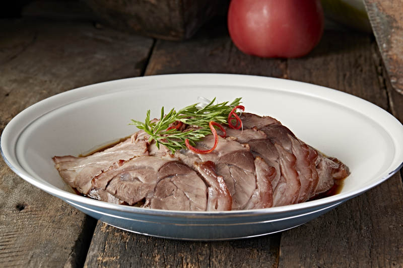 酸菜蒸肘花切片