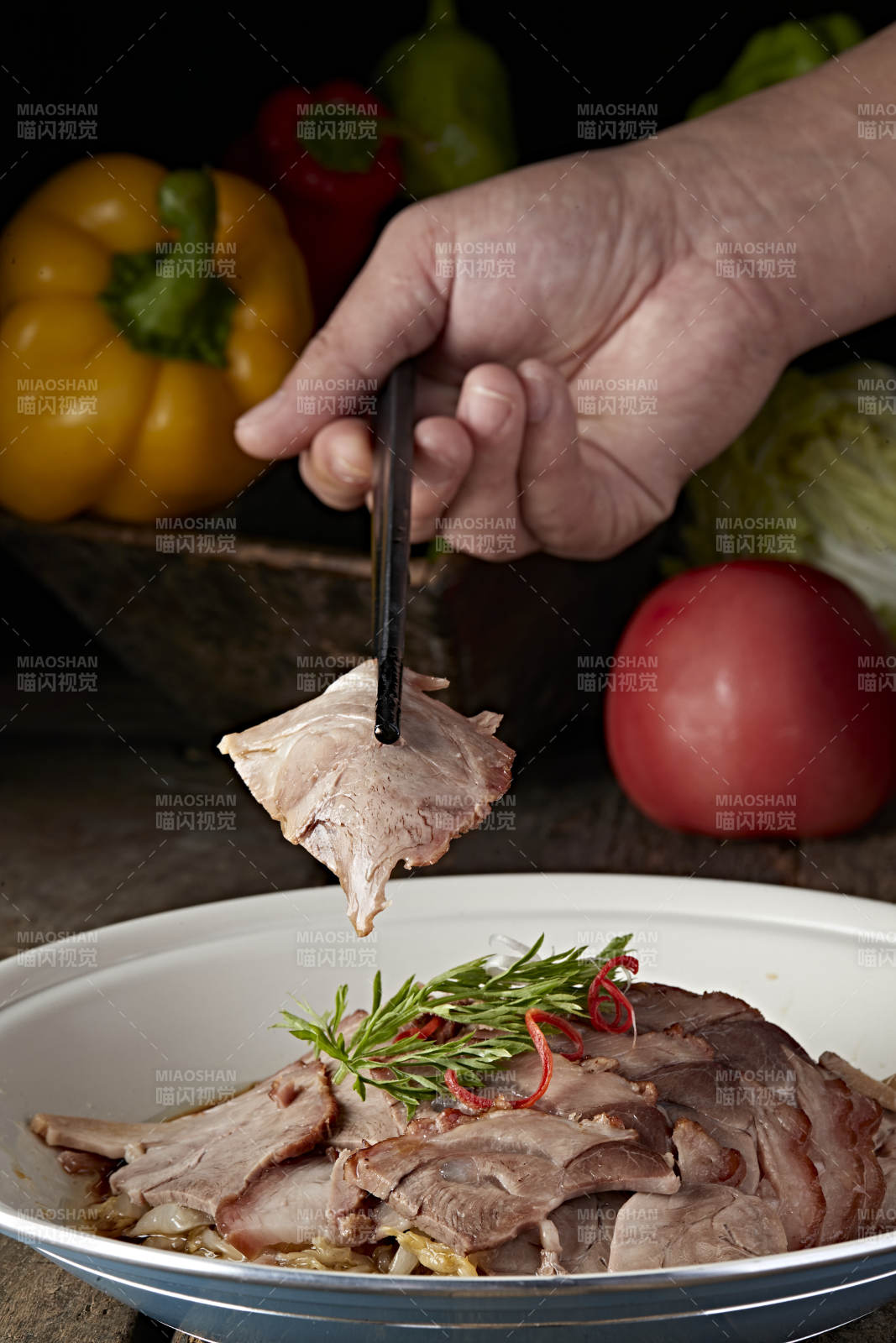 酸菜蒸肘花切片