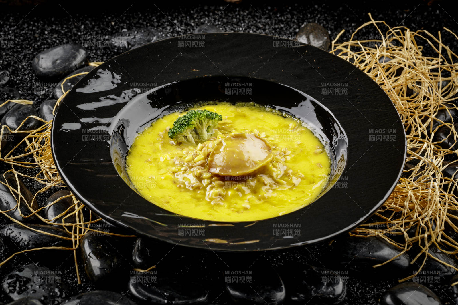 金汤鲍鱼配西兰花