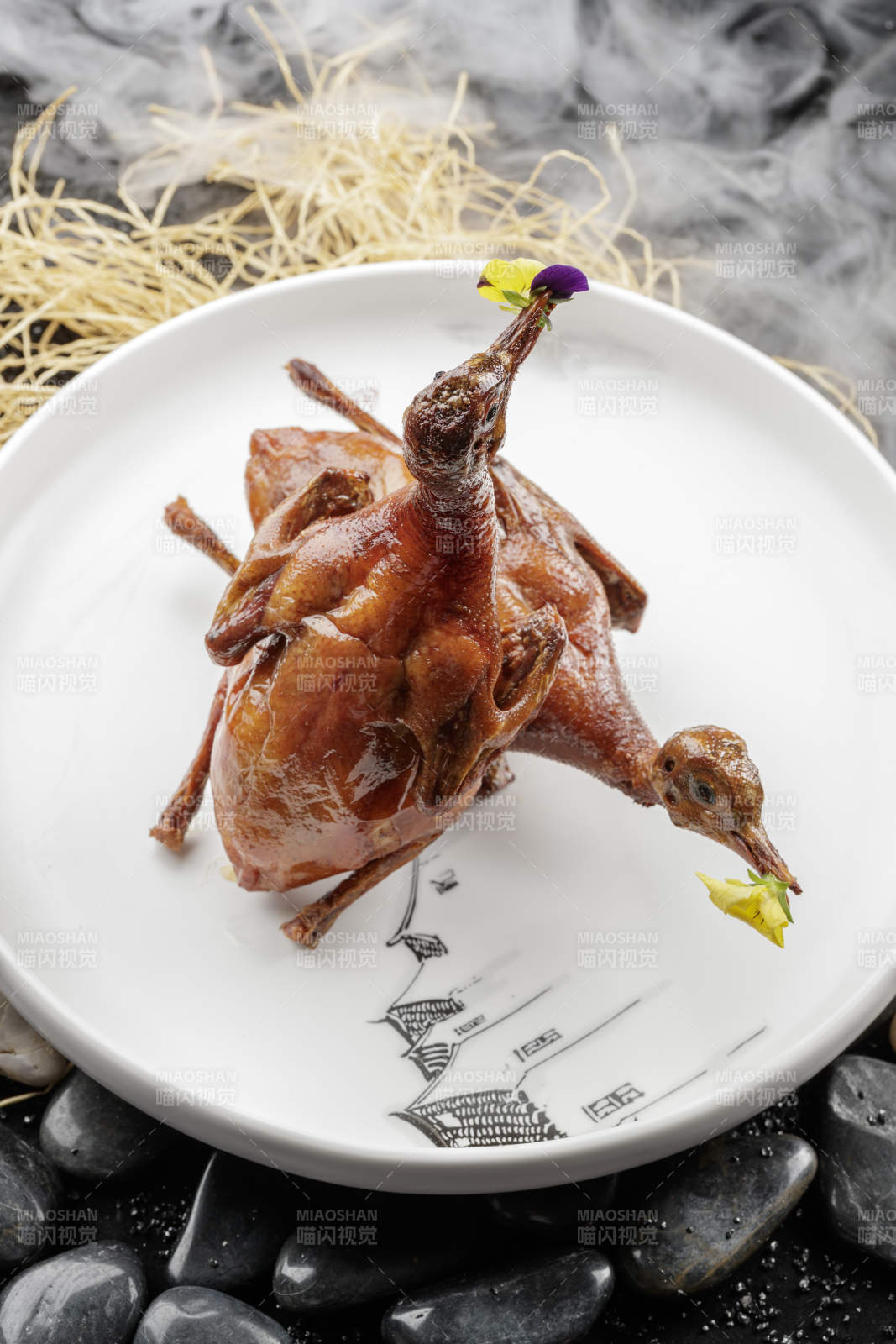 烤乳鸽艺术摆盘