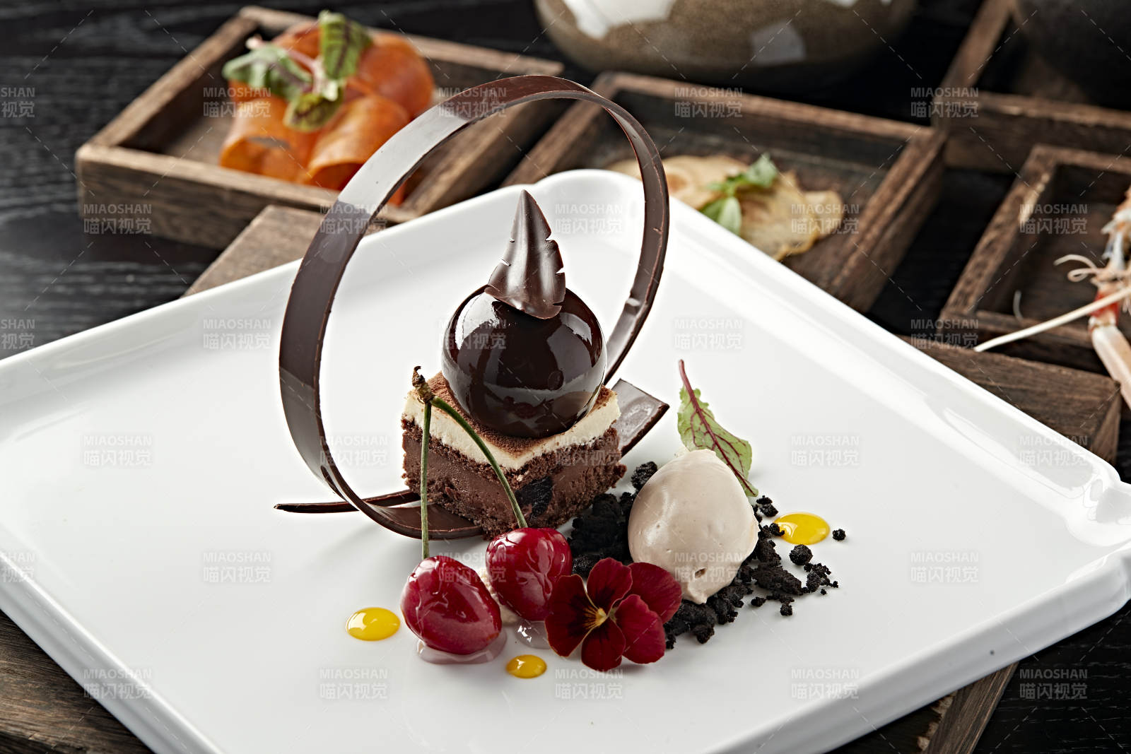 精致巧克力甜品