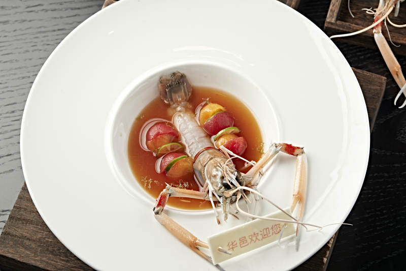龙虾汤品精致呈现