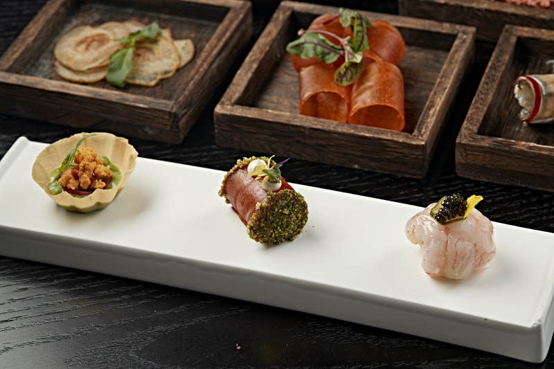 精致日式料理拼盘