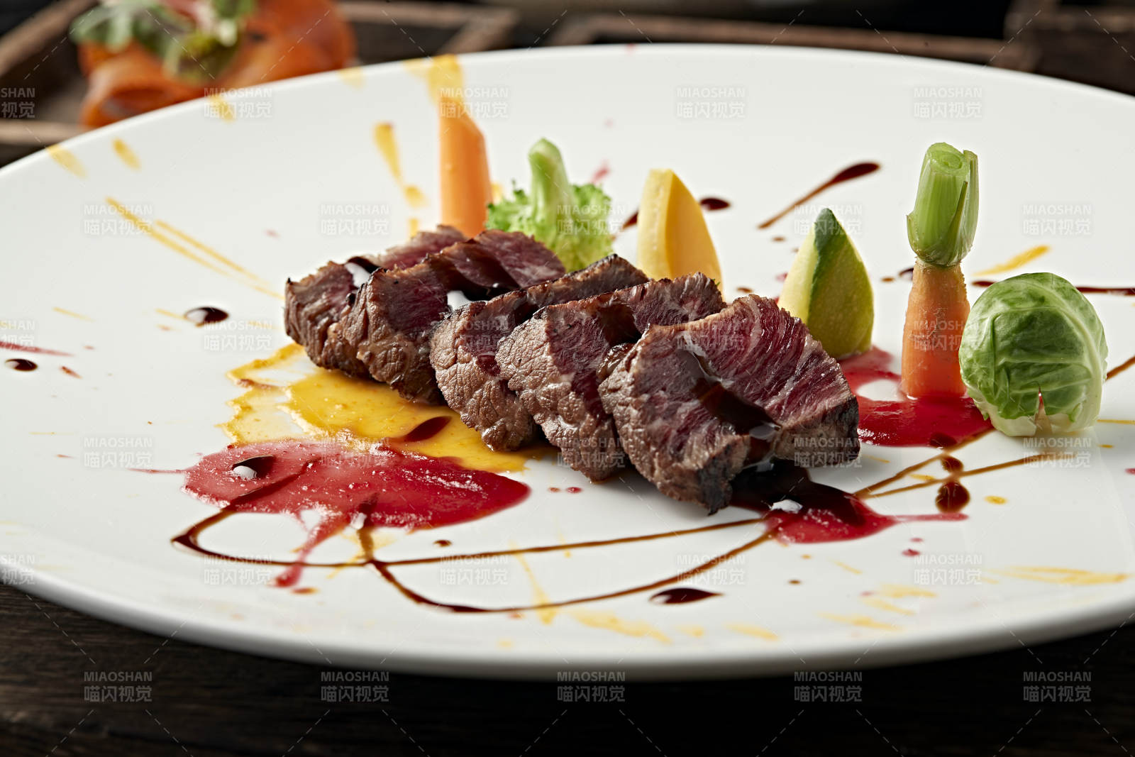 精致牛排拼盘
