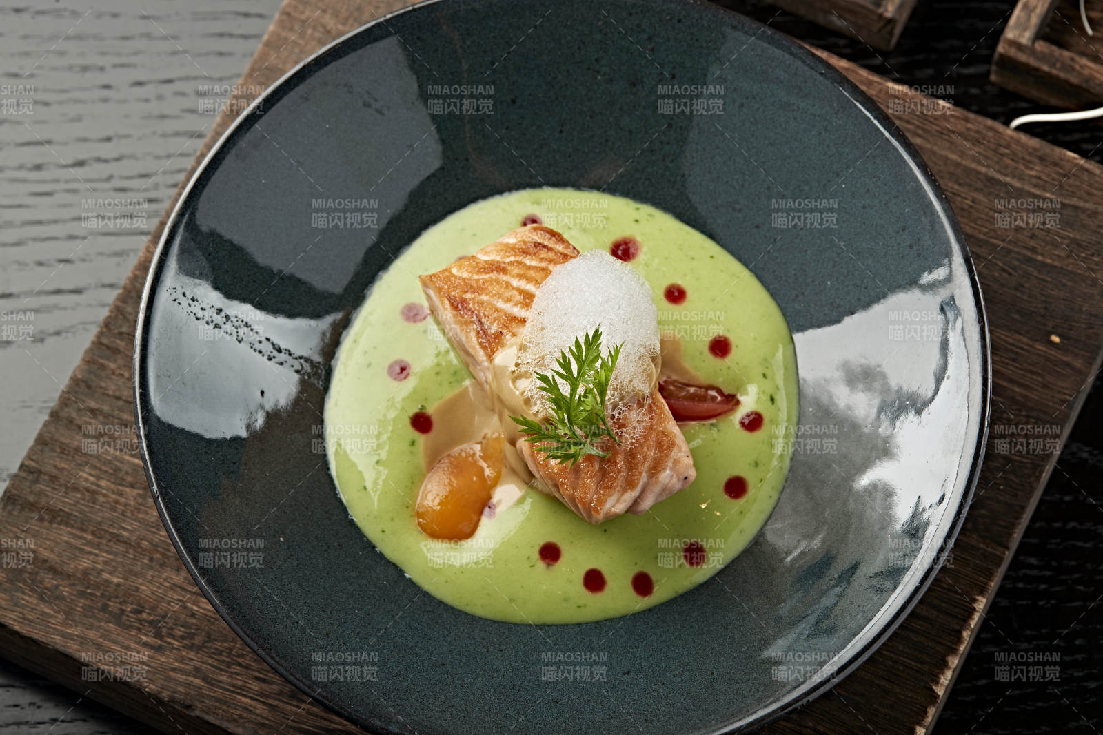 精致三文鱼料理