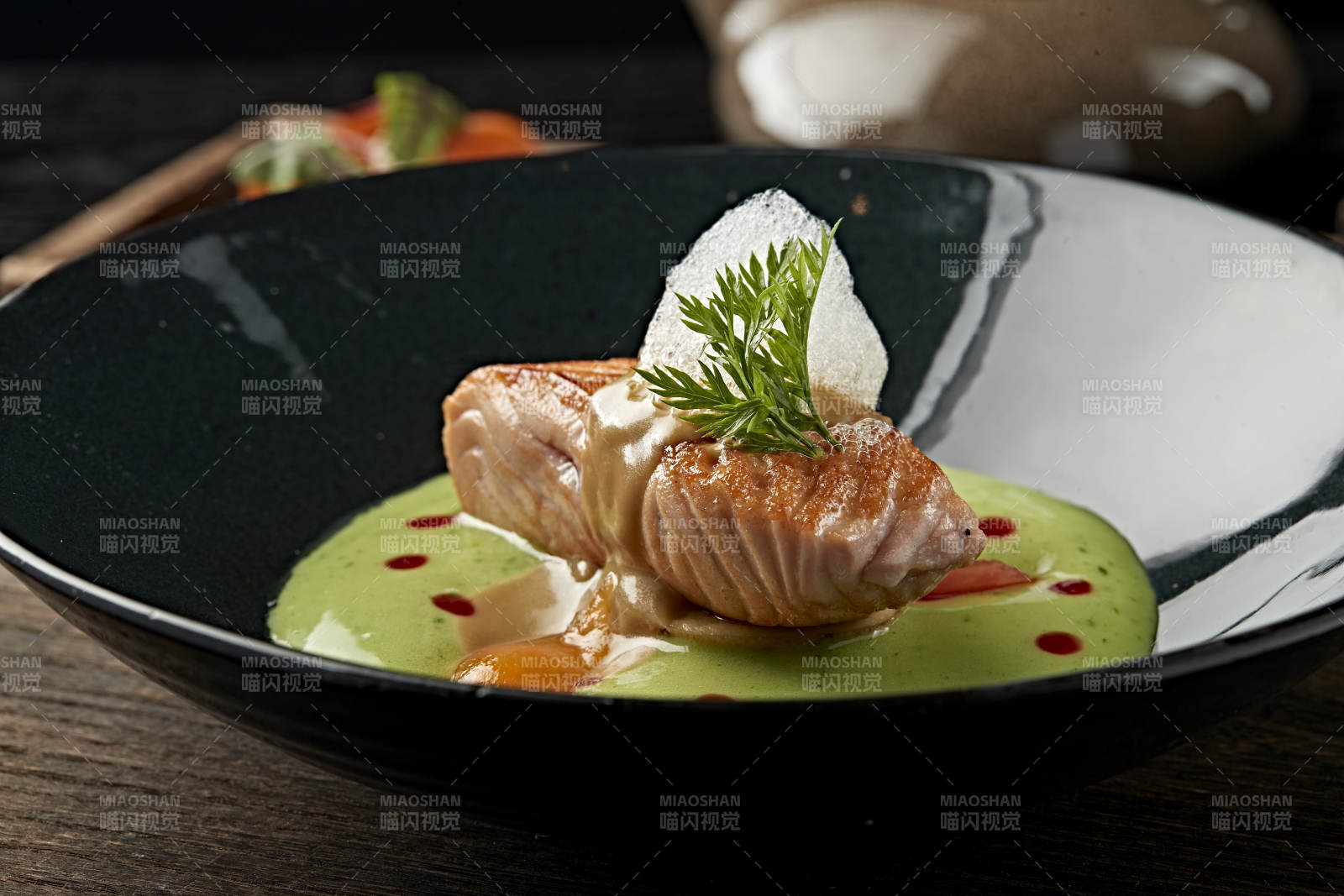 精致三文鱼料理