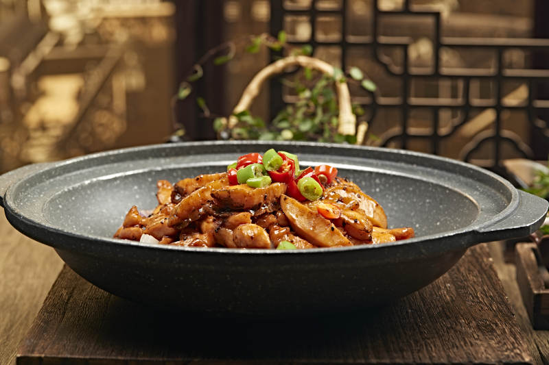 石锅香辣鲍鱼鸡腿肉