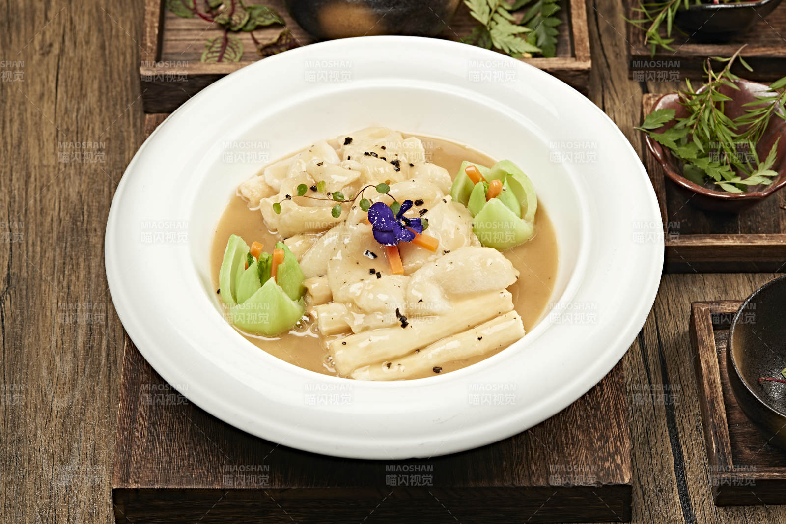 浓汤鱼肚花胶铁棍山药