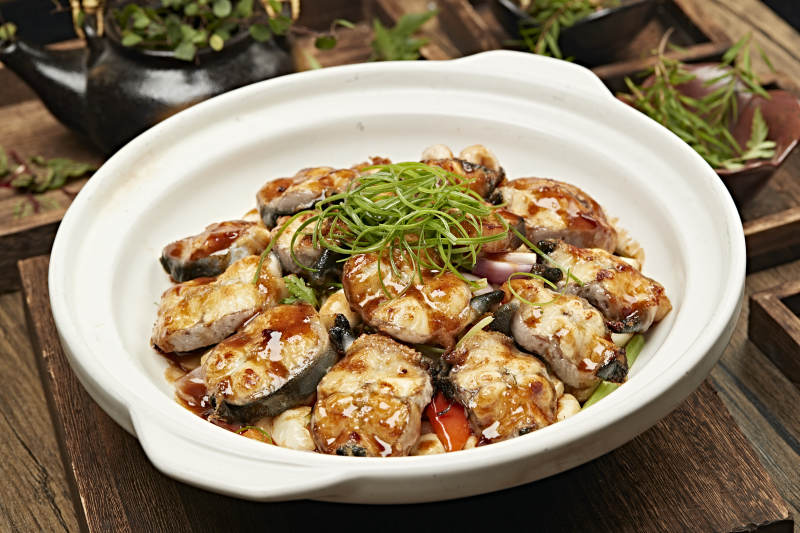 香煎鱼块配青葱