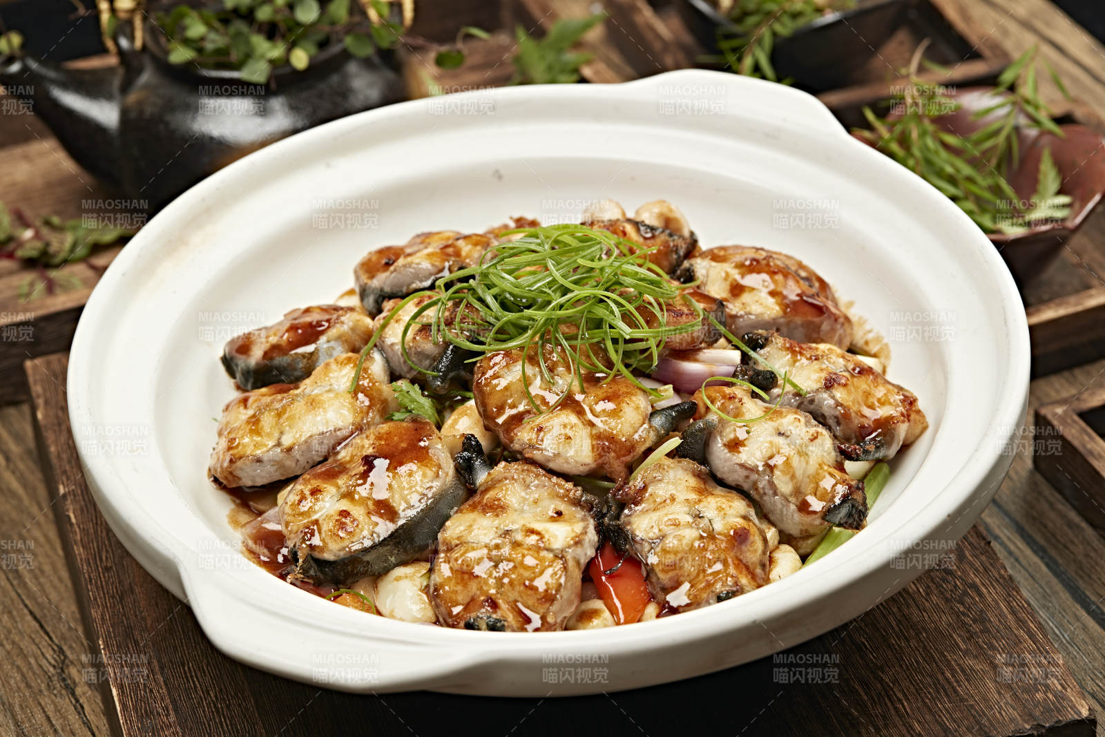 香煎鱼块配青葱