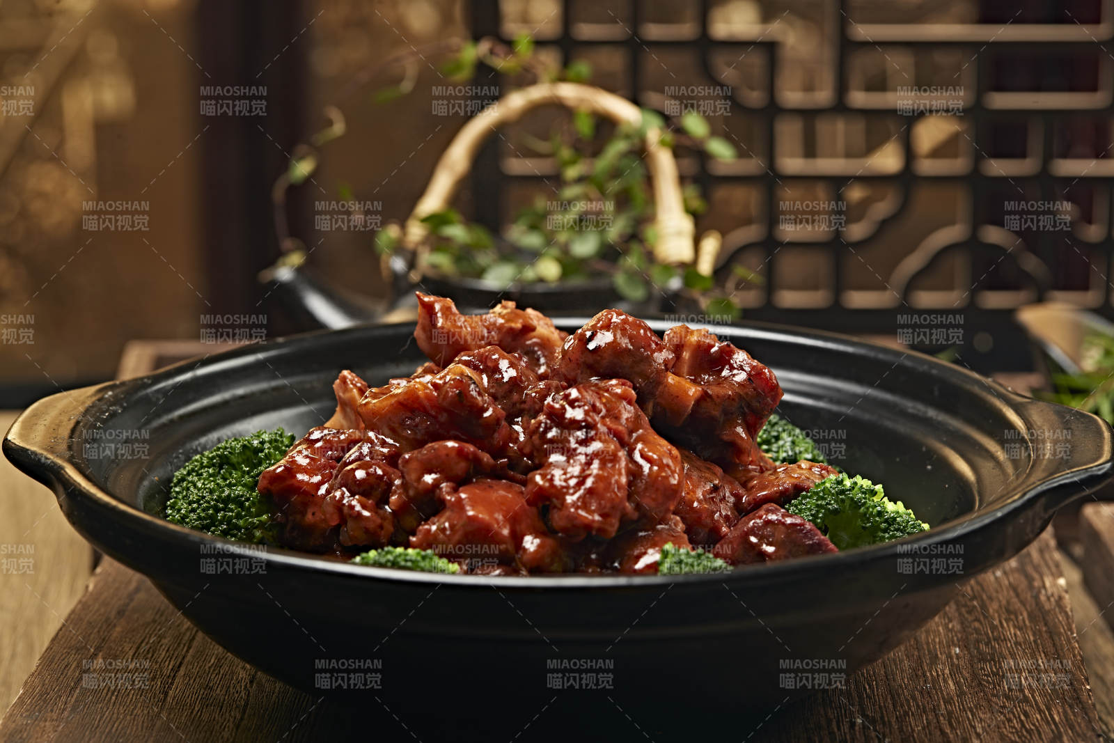 红烧肉配西兰花