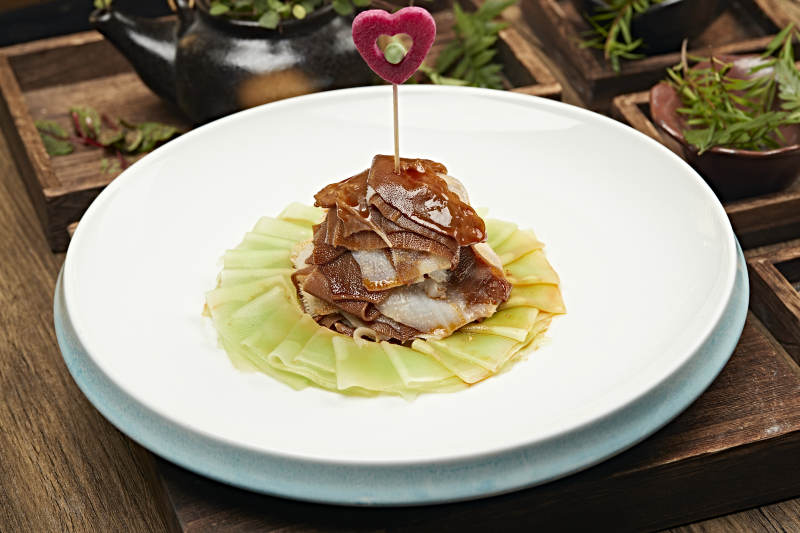 浇汁莴笋凉拌毛肚片