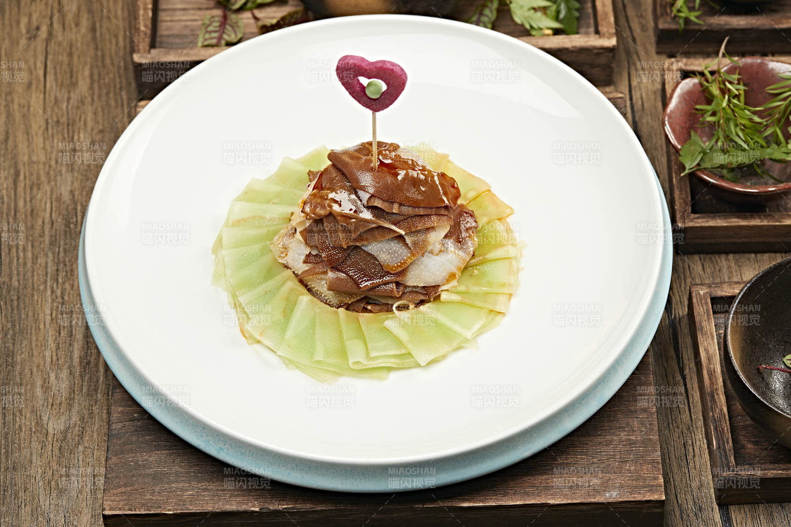 浇汁莴笋凉拌毛肚片